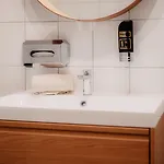 Luga Homes - Karli Apartament